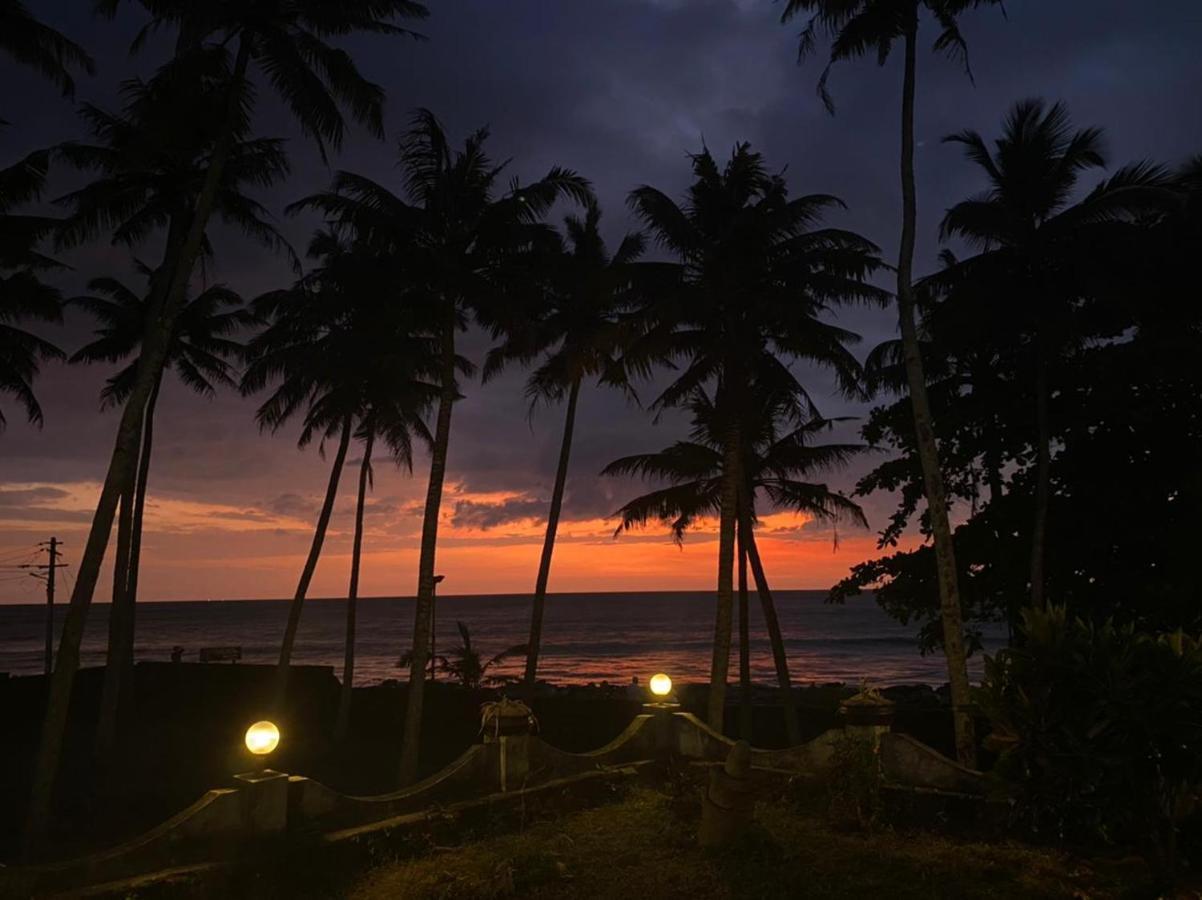 Villa Vibes Beach House à Varkala Extérieur photo