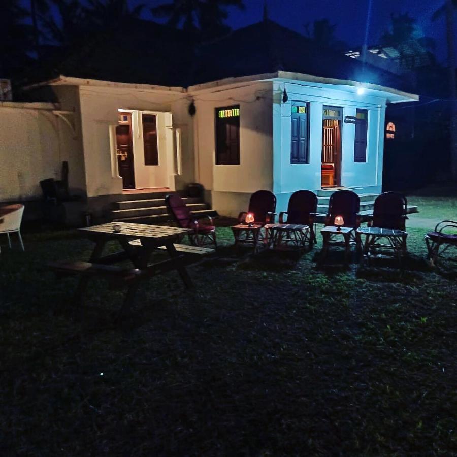 Villa Vibes Beach House à Varkala Extérieur photo
