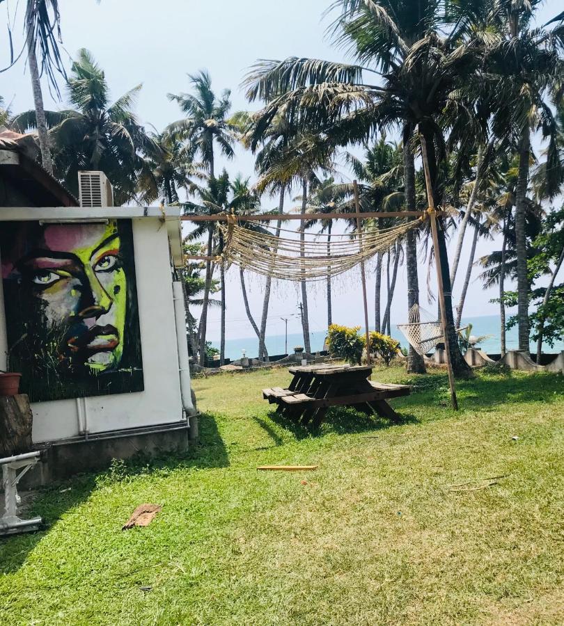 Villa Vibes Beach House à Varkala Extérieur photo